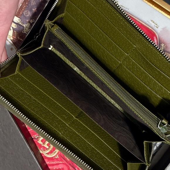 GUCCI Off The Grid Limited Edition Wallet! ALL INCLUSIVE! - Picture 10 of 12